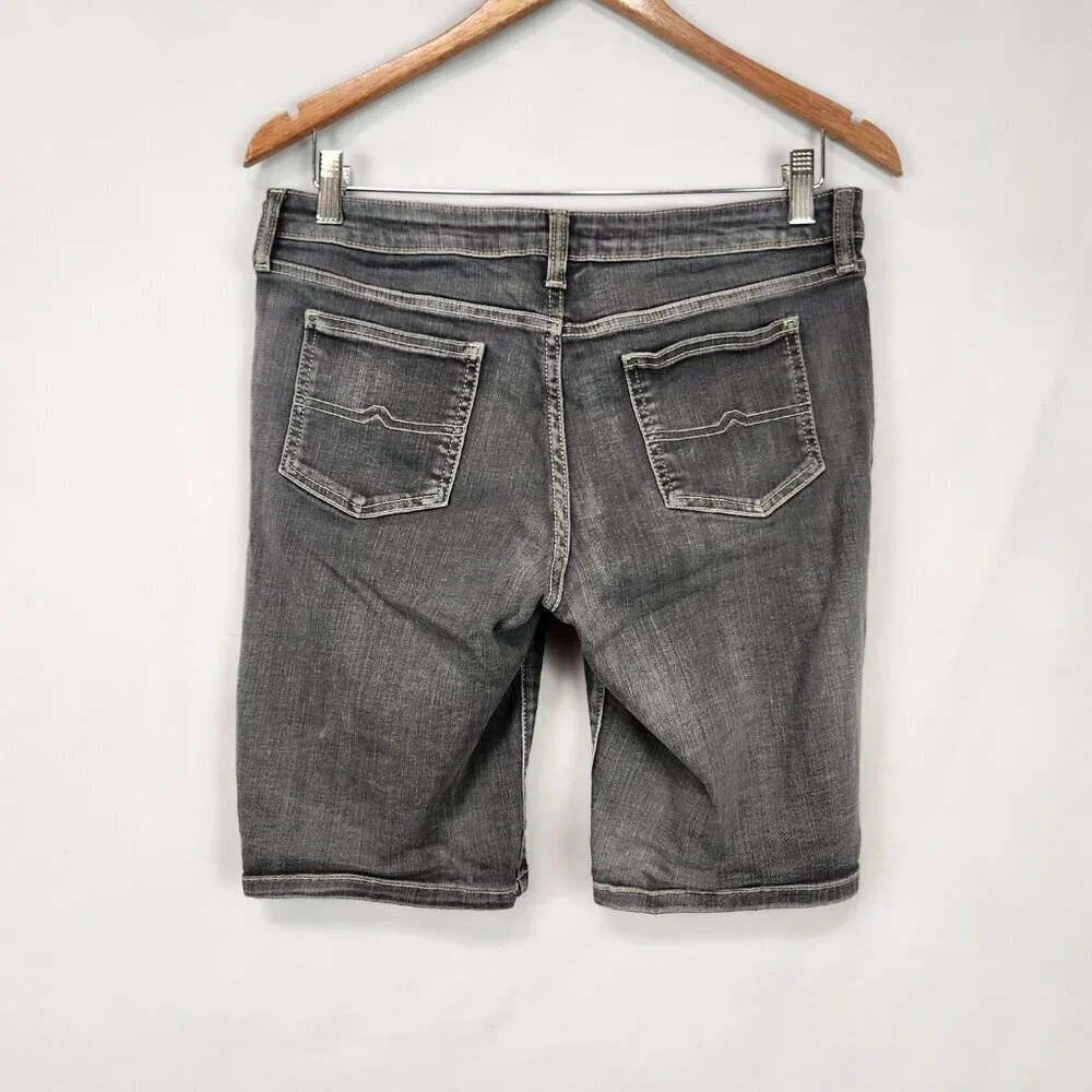 Arizona Jean Co Denim Bermuda Shorts Women's Junior Size 9 Gray Mid Rise - Picture 2 of 7